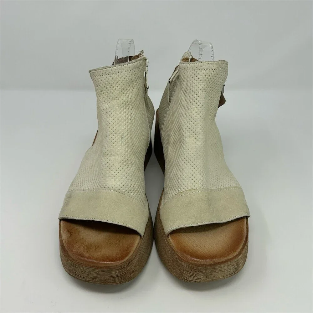 Miz Mooz miz mooz